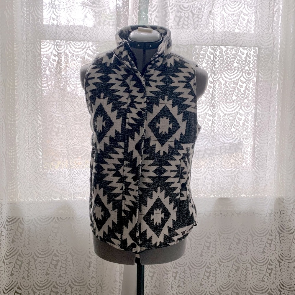 Women’s Skies Are Blue Boho Aztec Print Puffer Coat Size XS